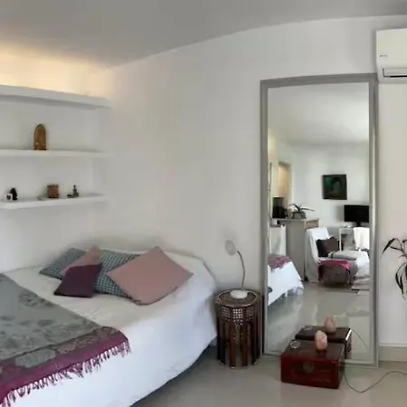 With Access To Pool Apartment *