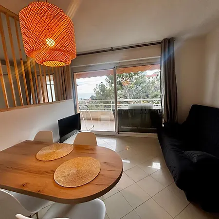 With Access To Pool