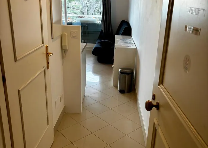 With Access To Pool * Beausoleil