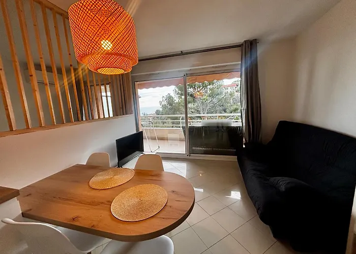 With Access To Pool